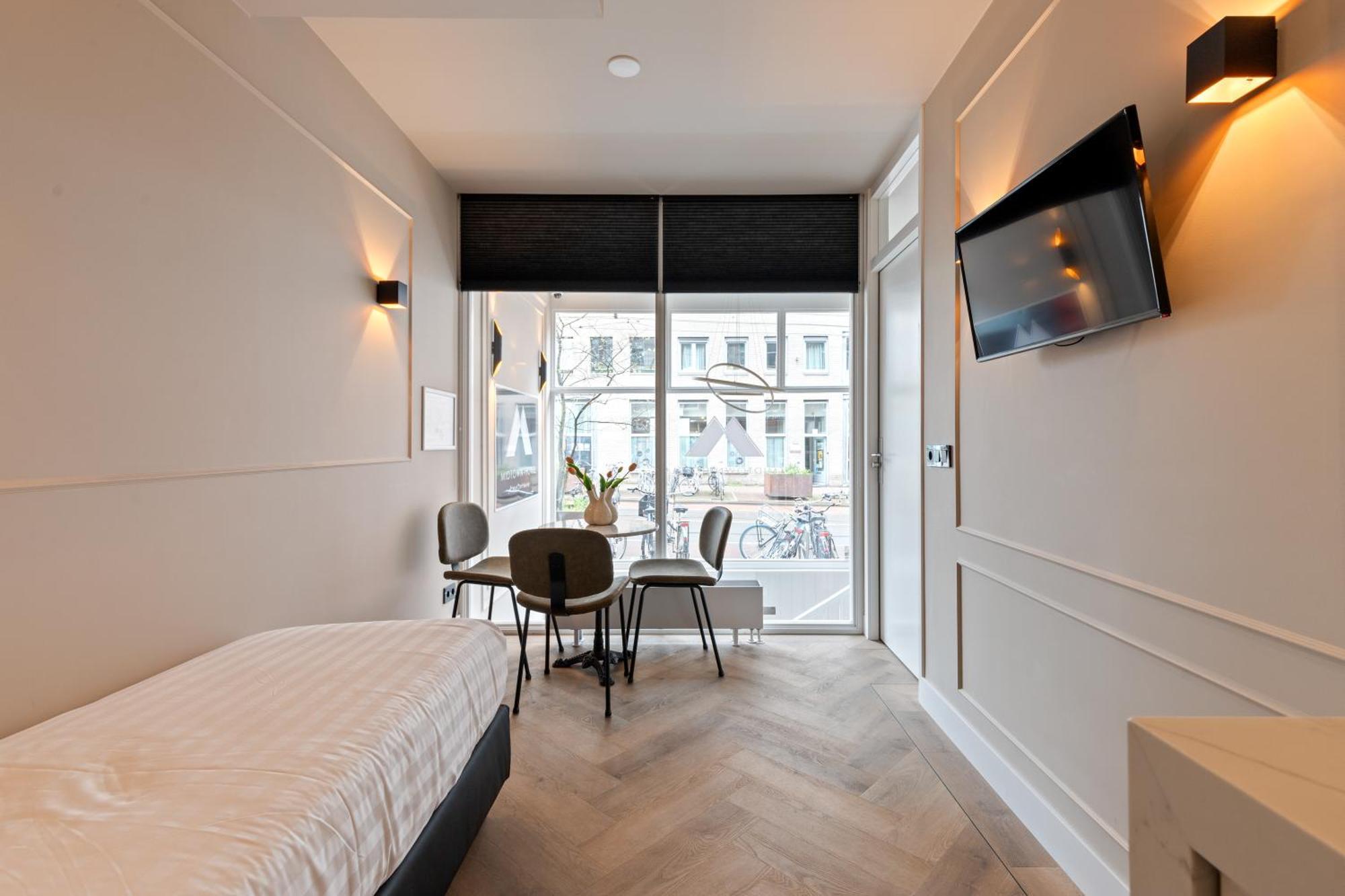 Hotel Midtown Triple 3*