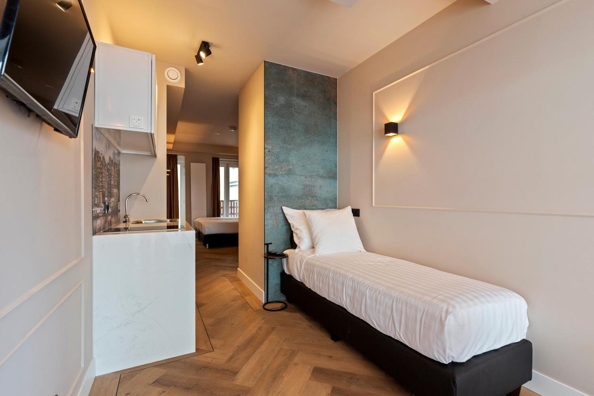 Midtown Triple Hotel 3*