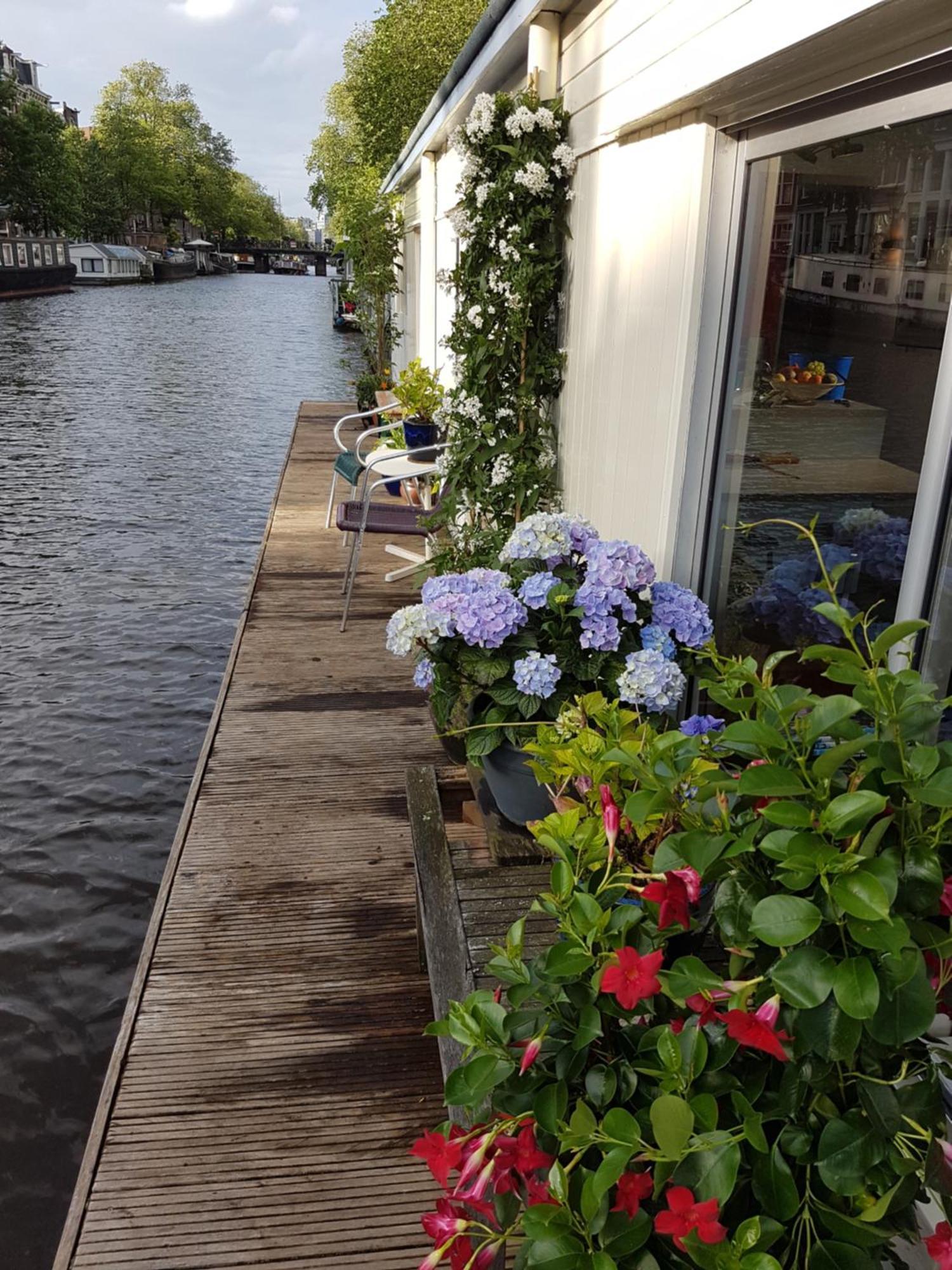 Pantheos Houseboat Bateau-hôtel