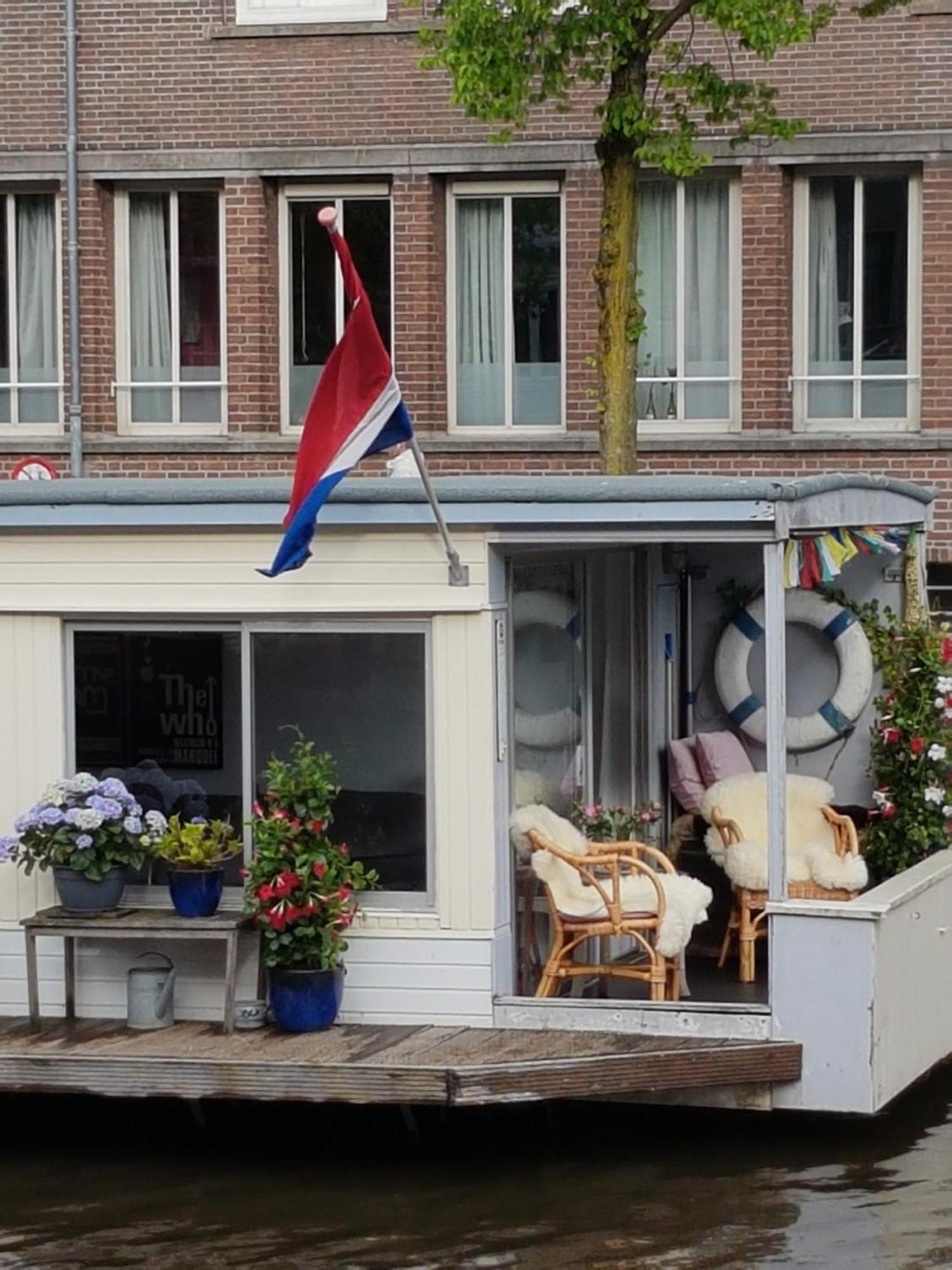 Bateau-hôtel Pantheos Houseboat *