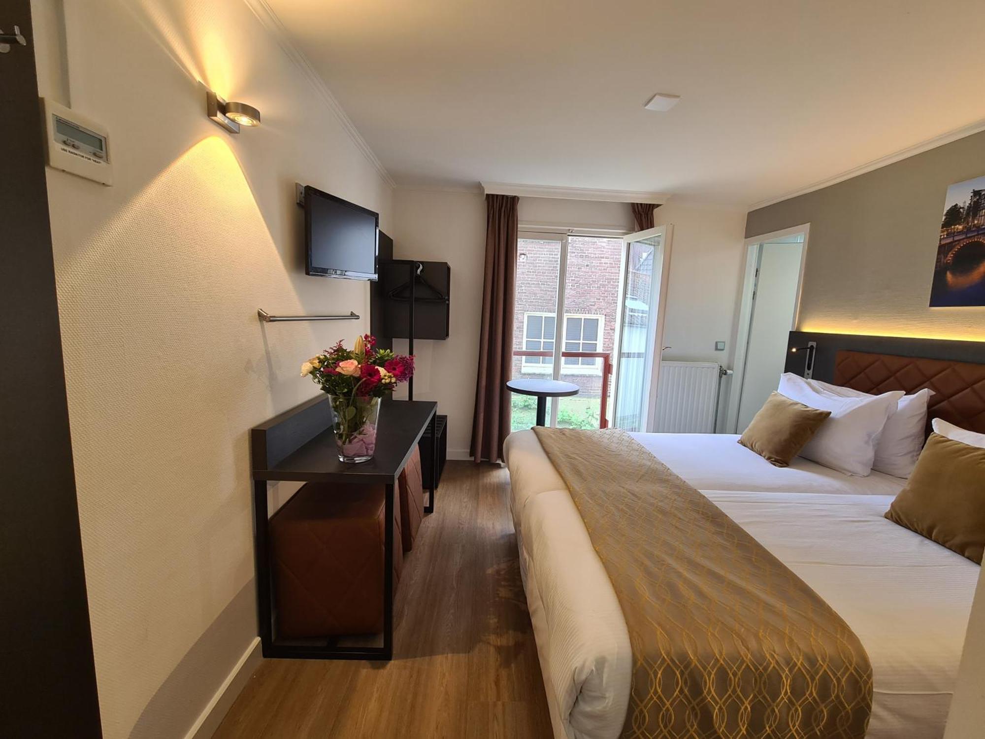 Avenue Hotel 3*