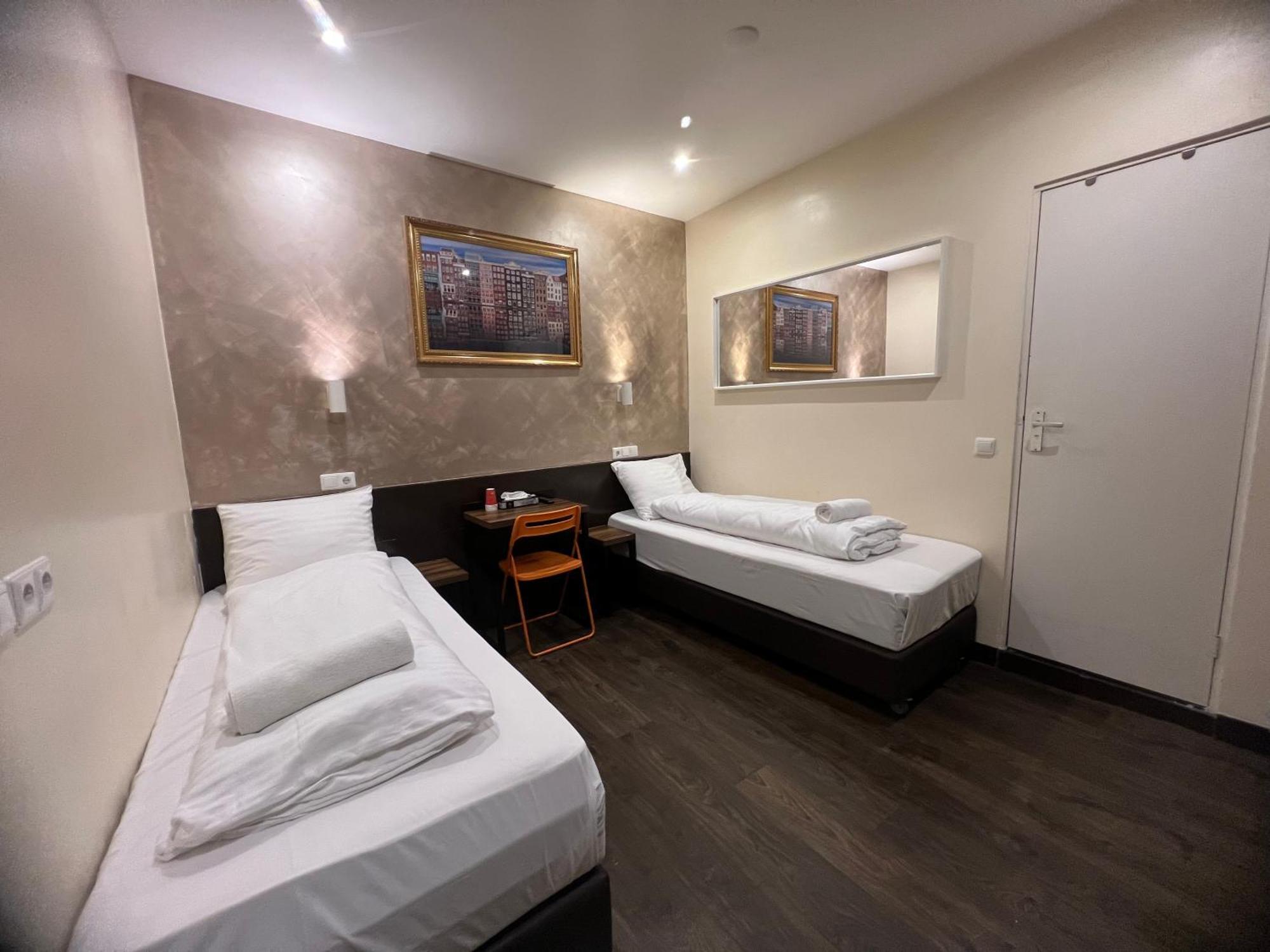 Budget Dam Hotel 2*