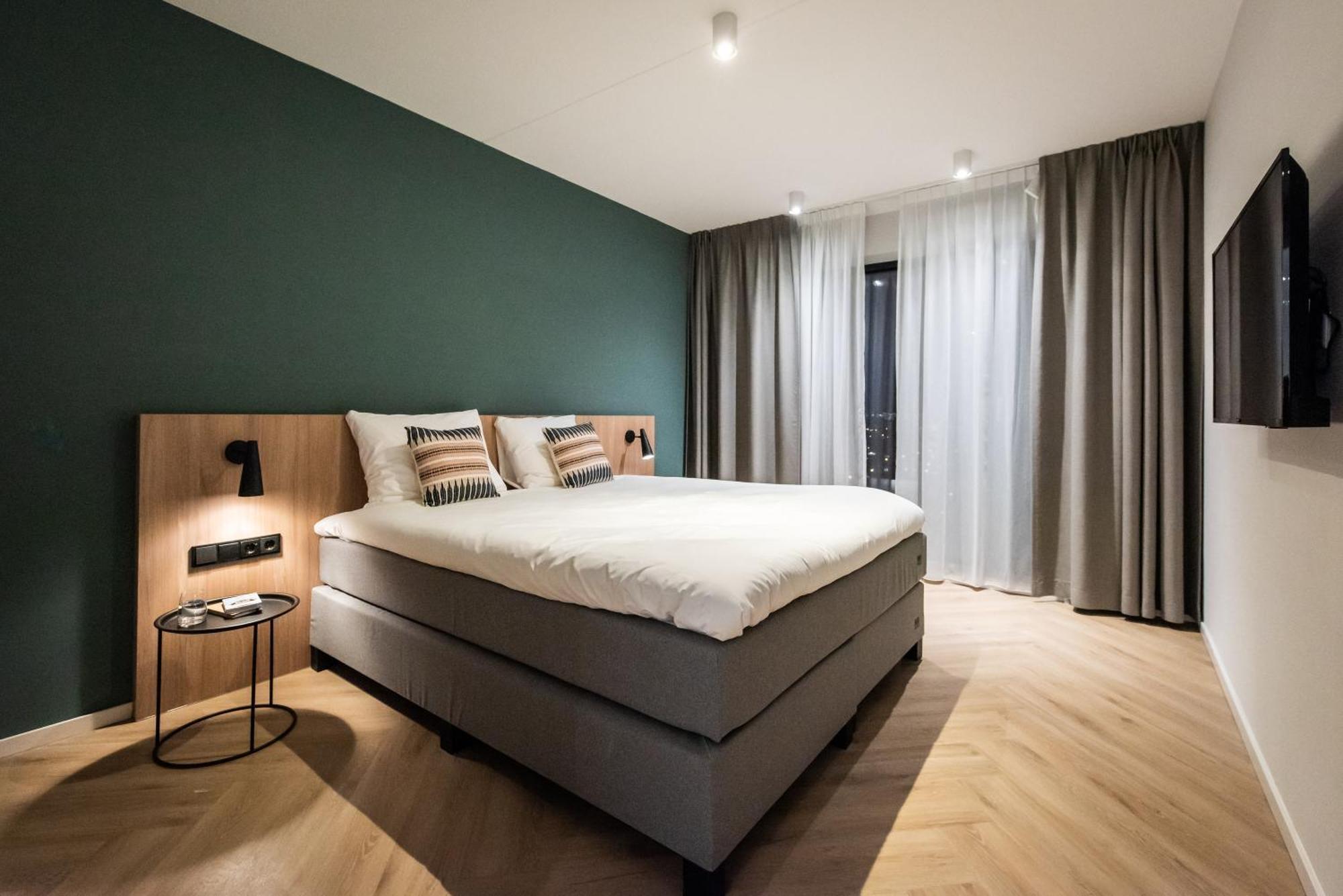 Numa Docklands Aparthotel 4*