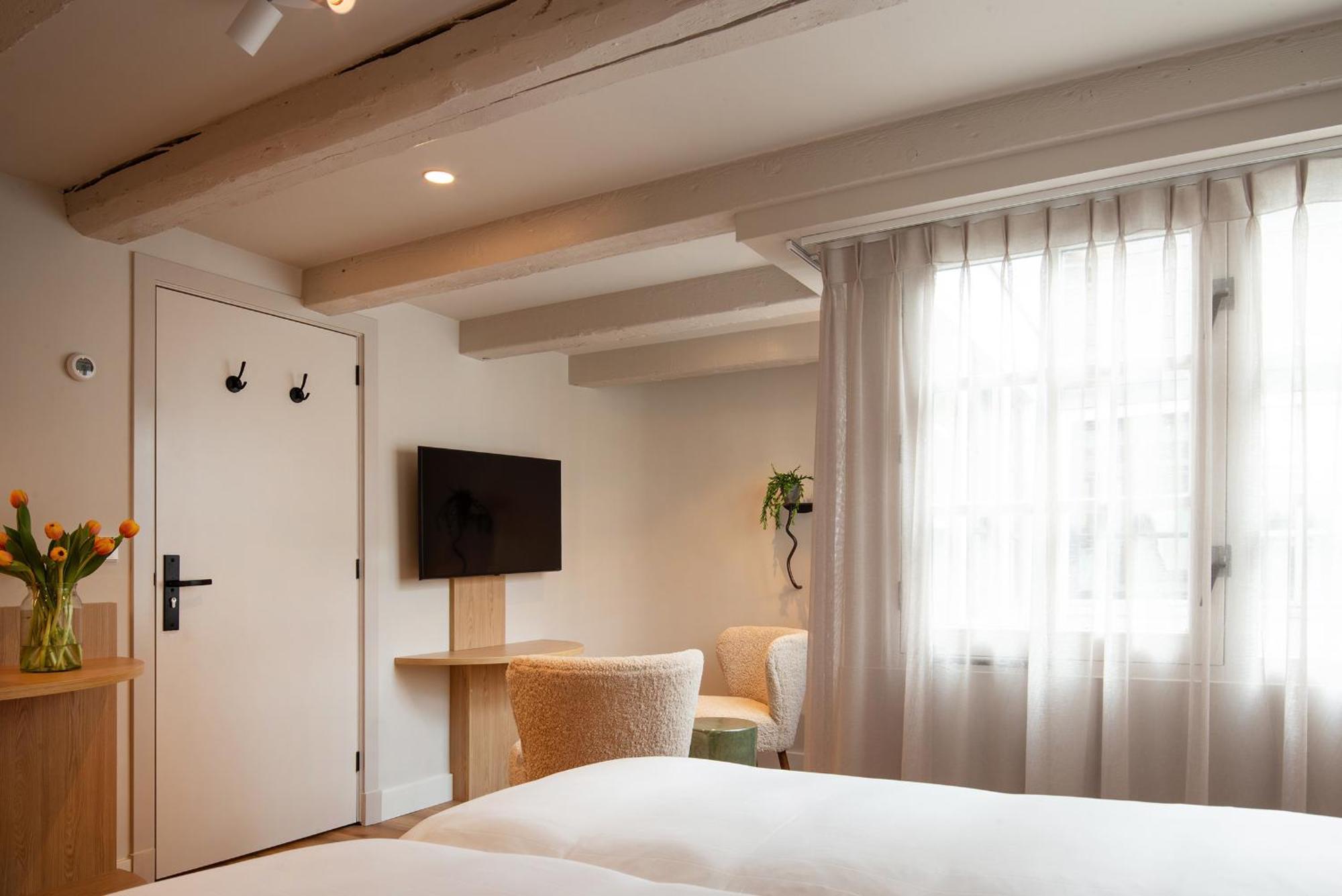 Storehouse Guest house *
