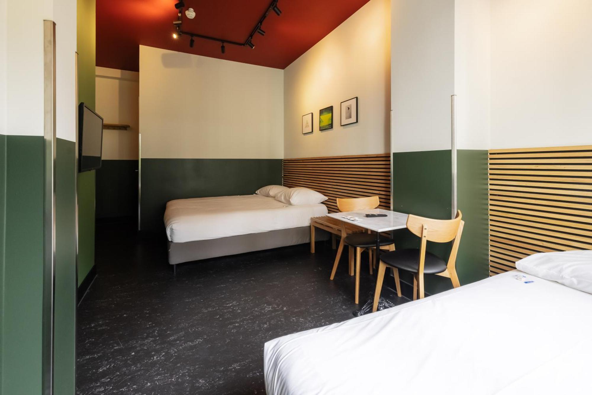 Weber Hotel 2*