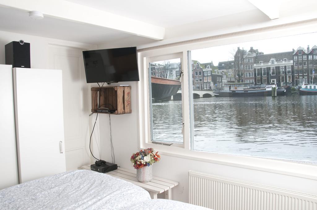 Rent A Houseboat Botel *