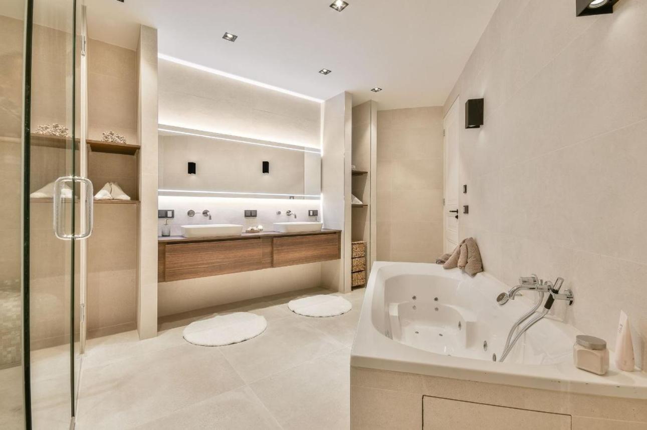 Apartment Elegant Oasis In The Heart Of *