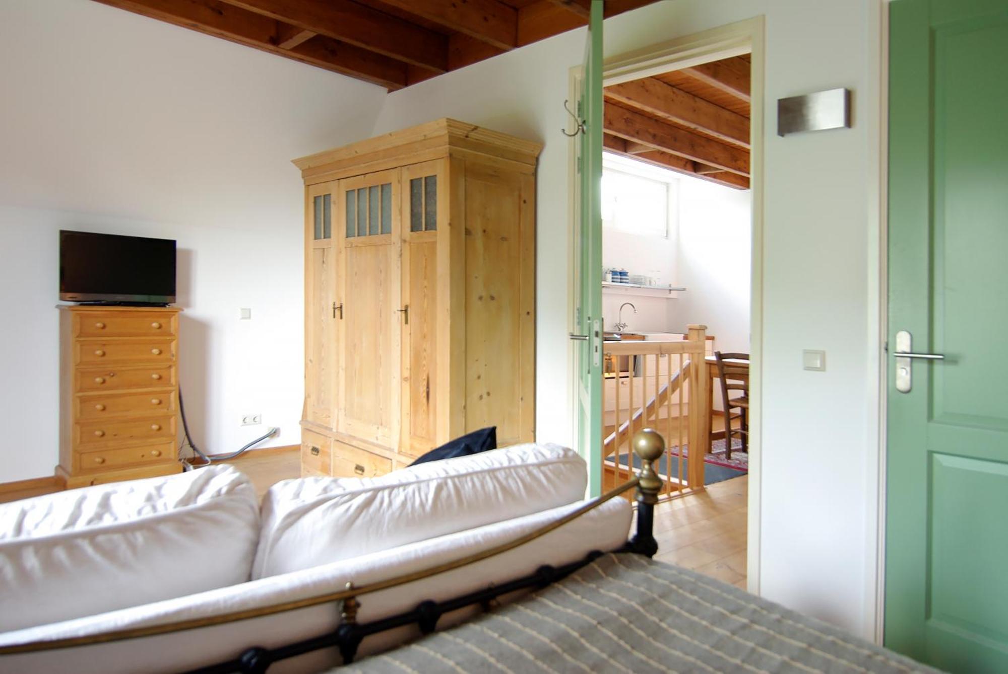 Homestay Tranquil Wooden House With Free Parking Amsterdam