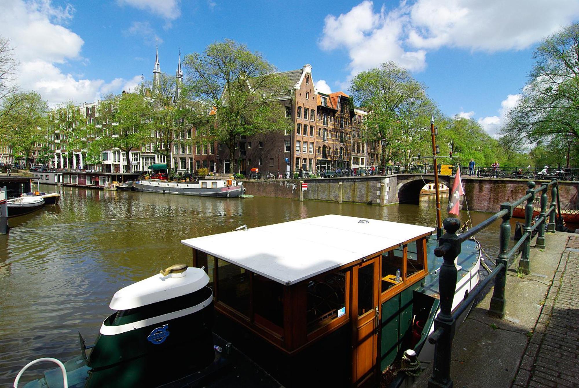 Tranquil Wooden House With Free Parking Homestay Amsterdam