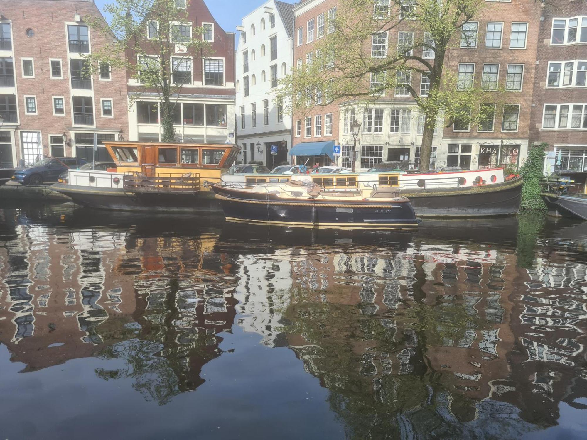 Woonboot Josja Homestay