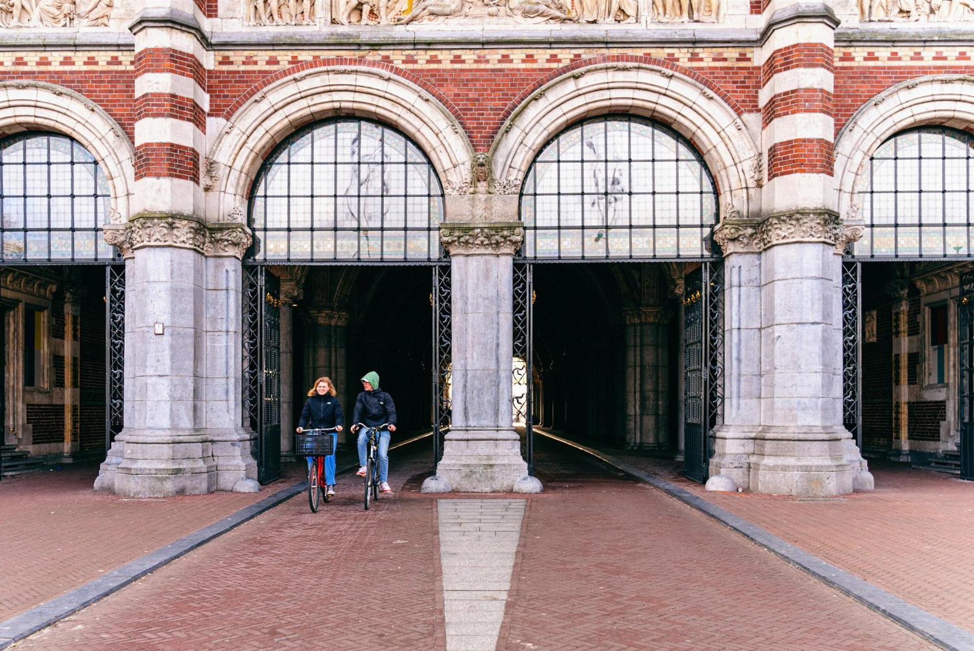 Museum Square View Couette-café Amsterdam