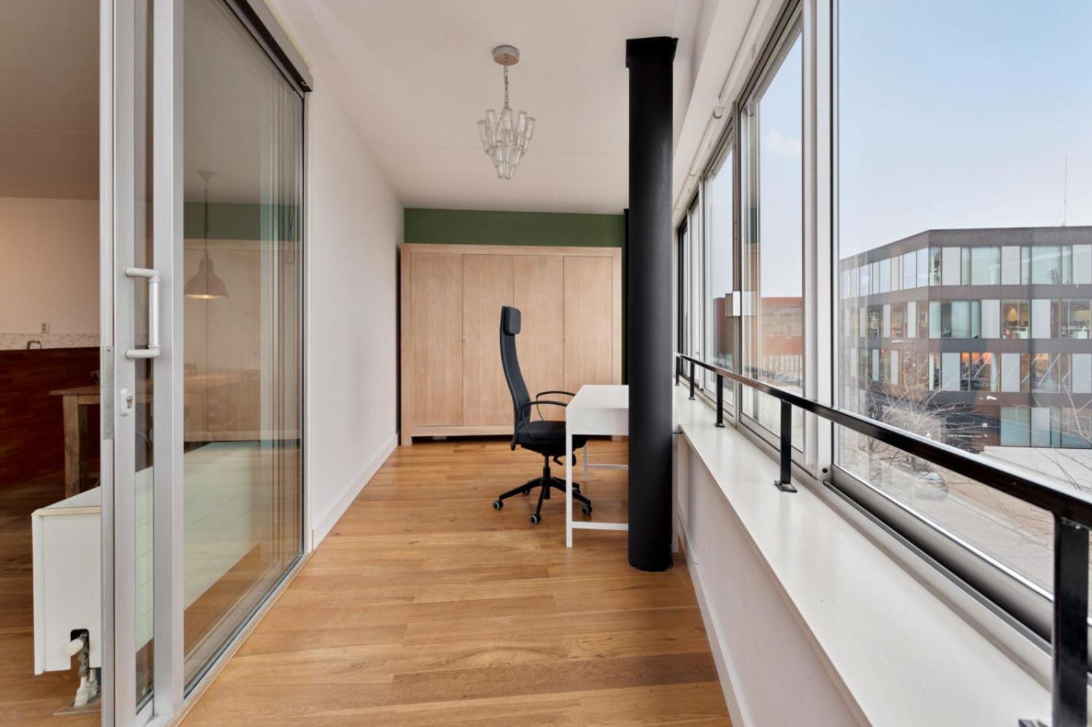 Spacious 12 Min To Center By Tram Apartment *