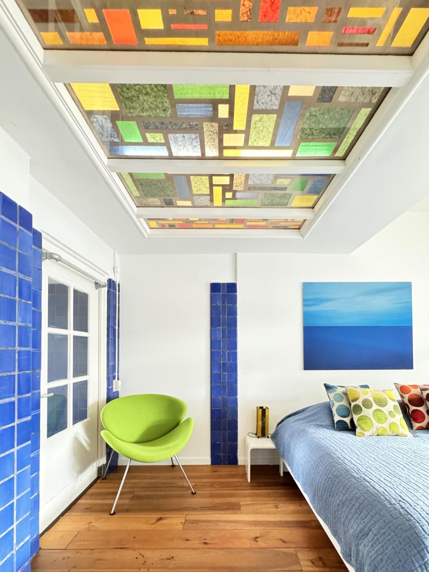 In Former Bathhouse. Free Parking Apartment