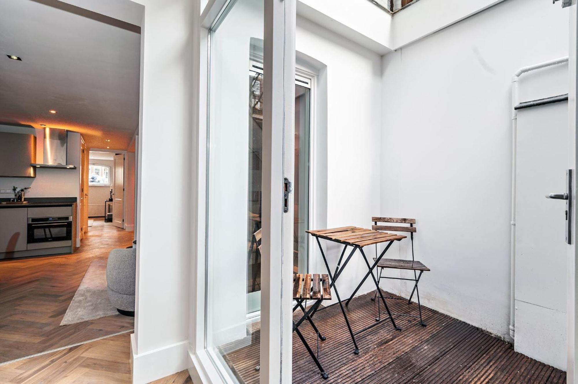 Spacious In The Center! *