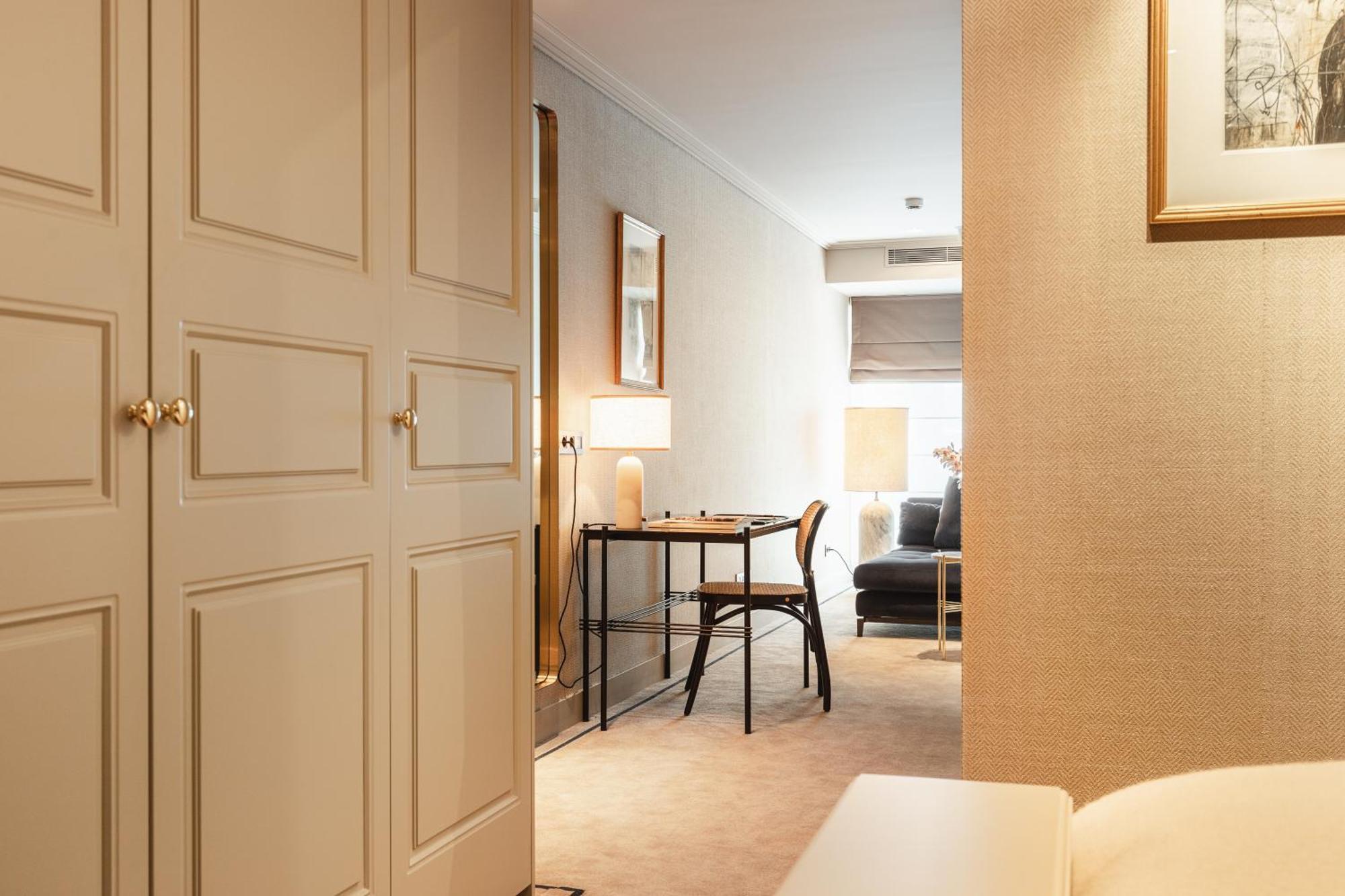 717 Hotel