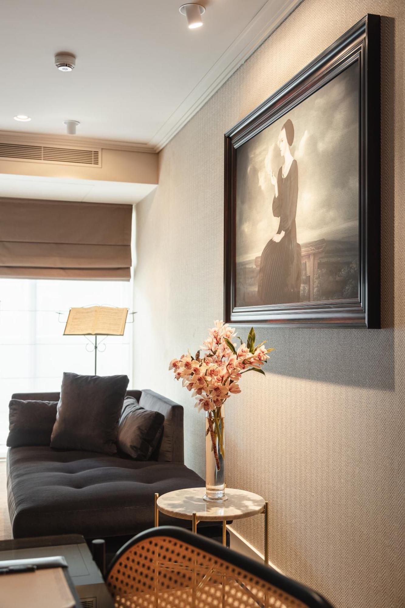Hotel 717 5*