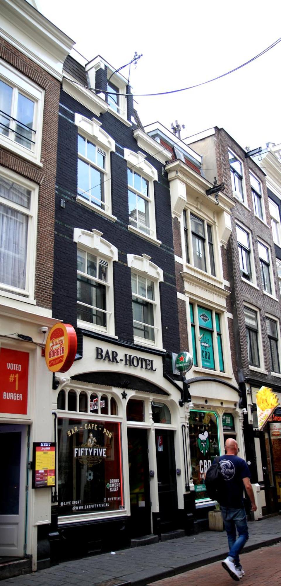 55 - Centre Hotel