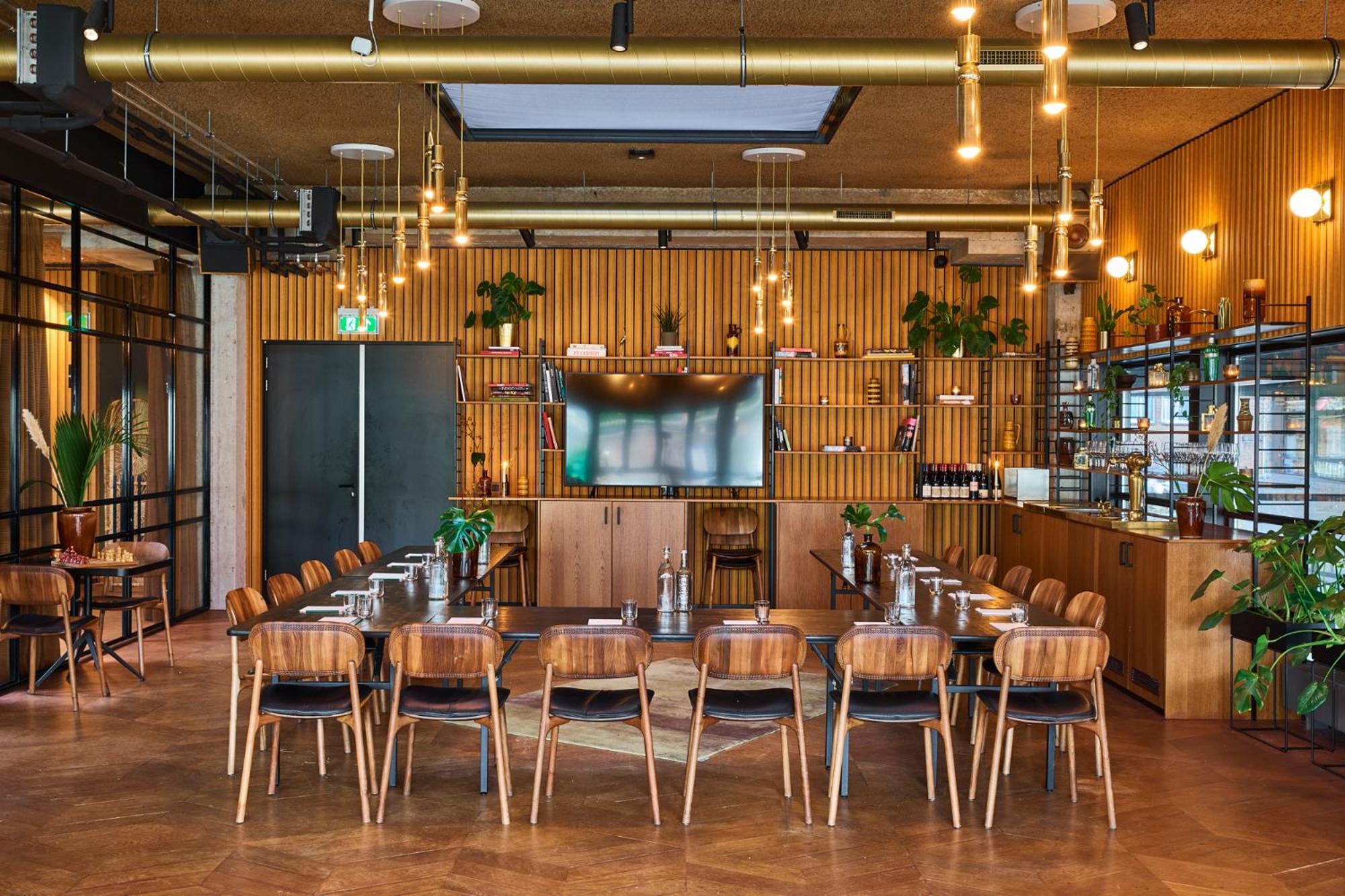 Hotel V Fizeaustraat 4*