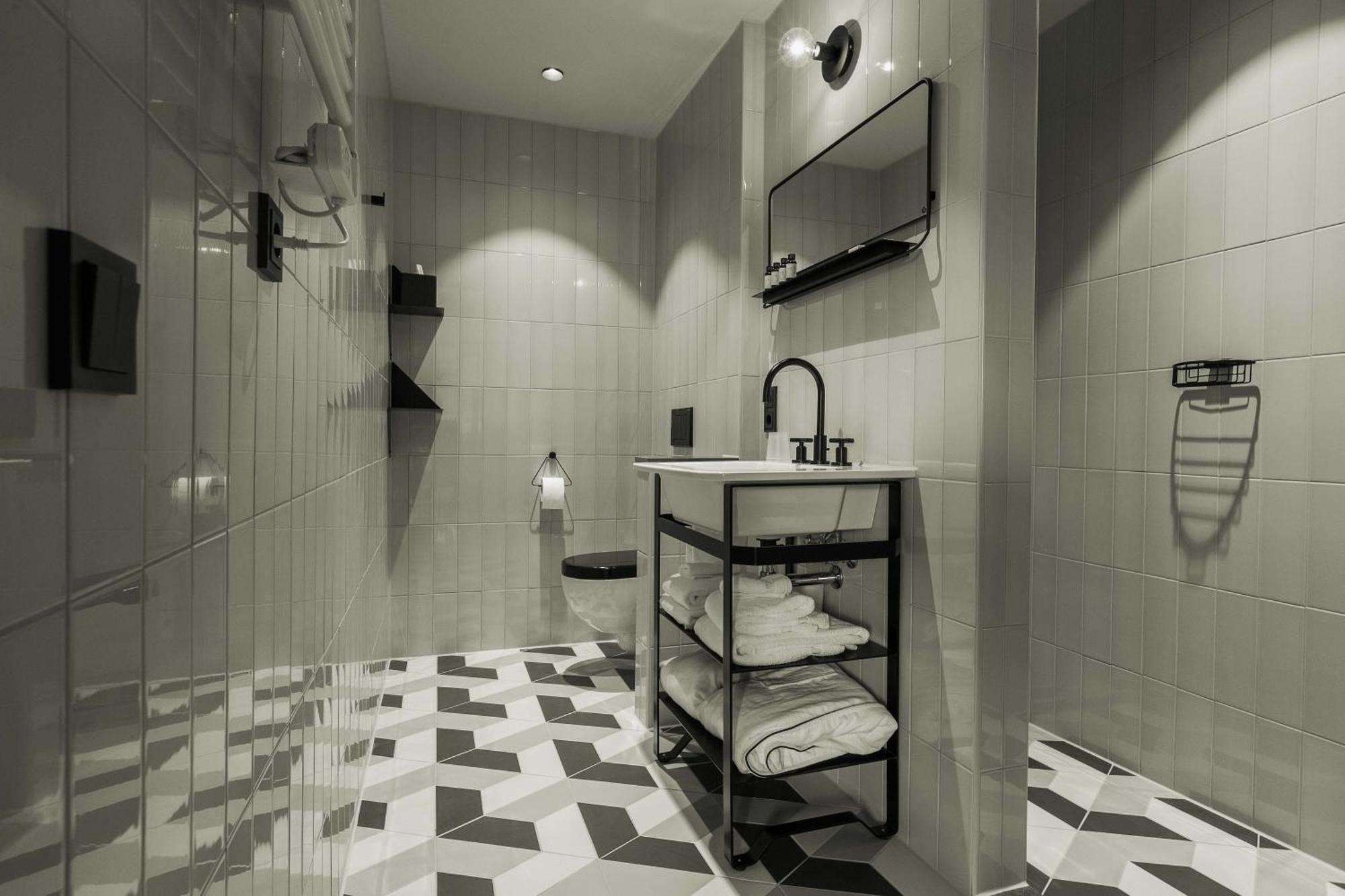 Hotel Hotel V Fizeaustraat 4*