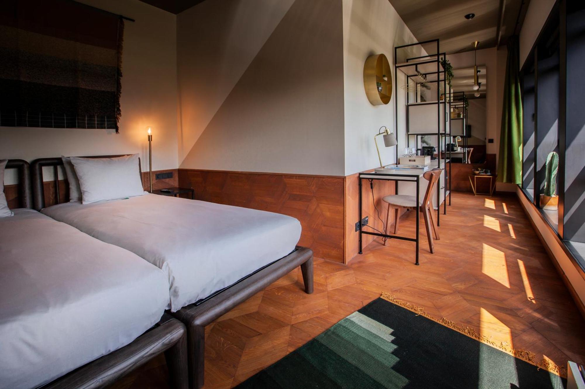 Hotel V Fizeaustraat Hotel 4*