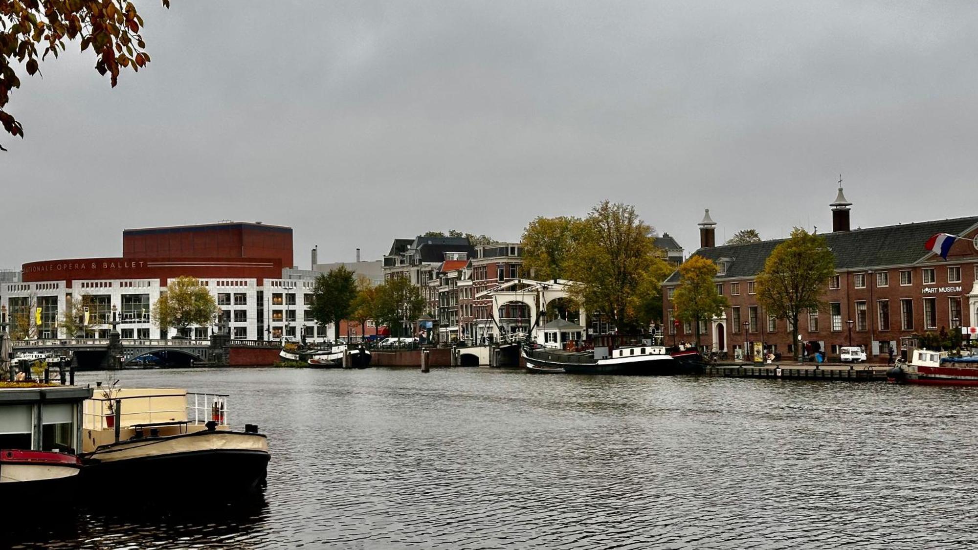 Canal *