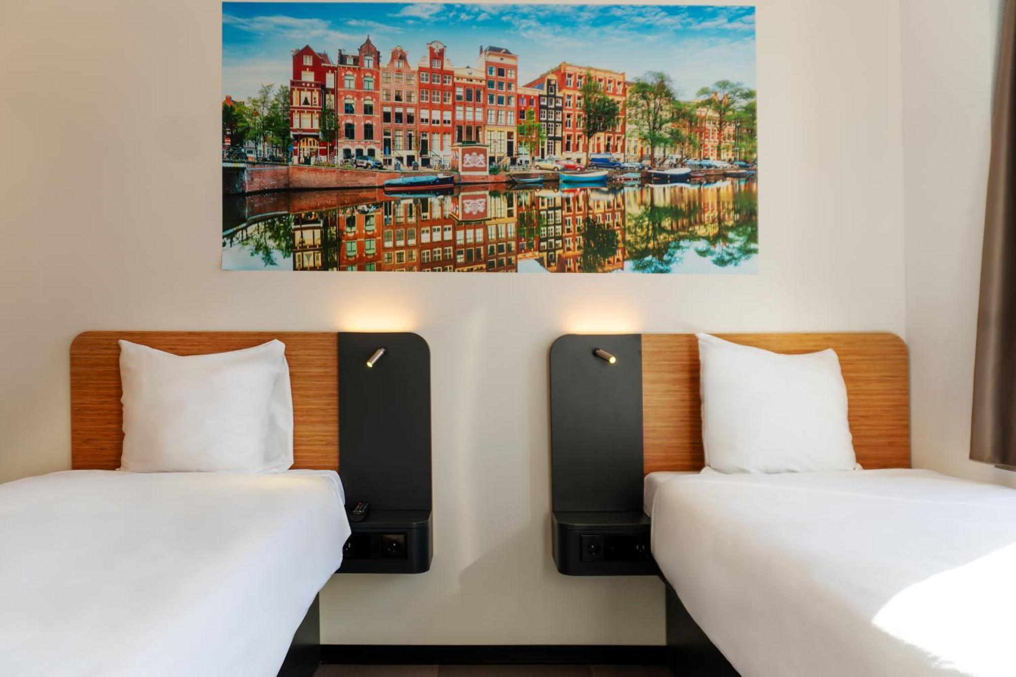 Easyhotel Arena Boulevard 2*