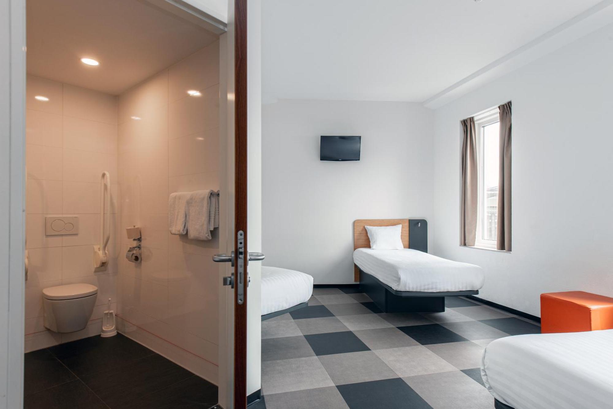 Easyhotel Arena Boulevard Hotel