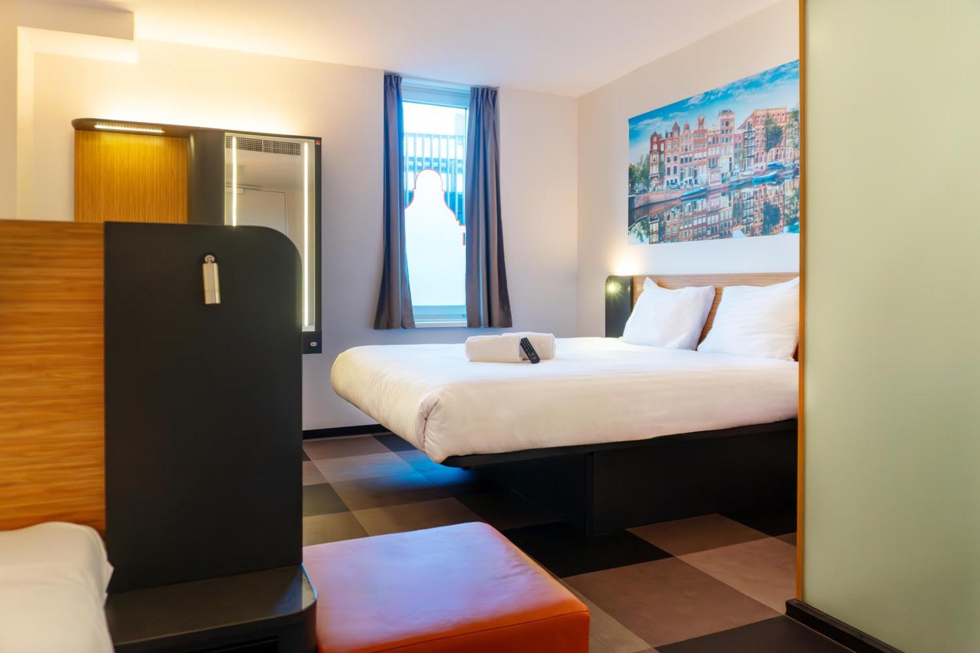 Easyhotel Arena Boulevard Hotel 2*