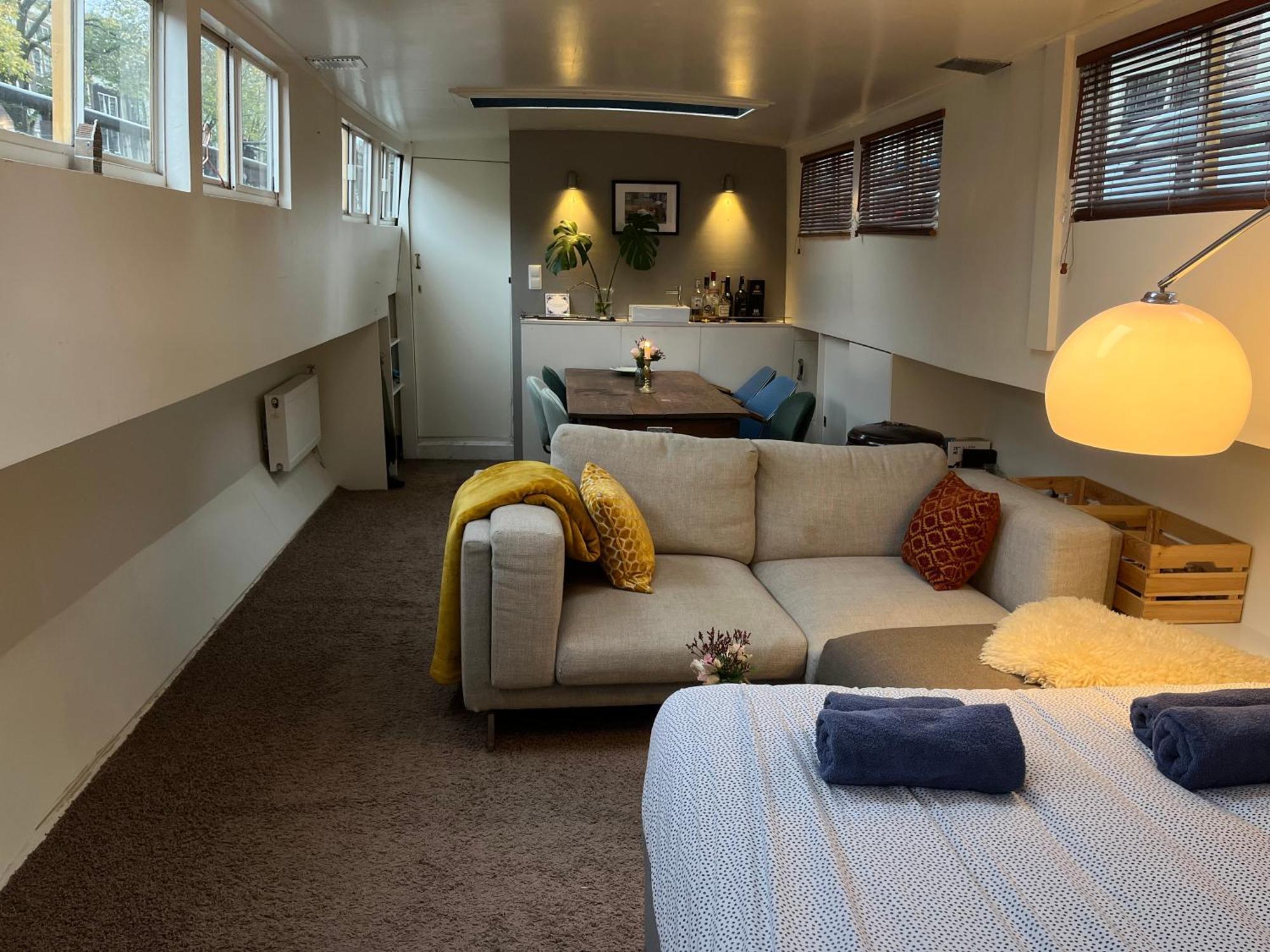 Homestay Woonboot Josja *