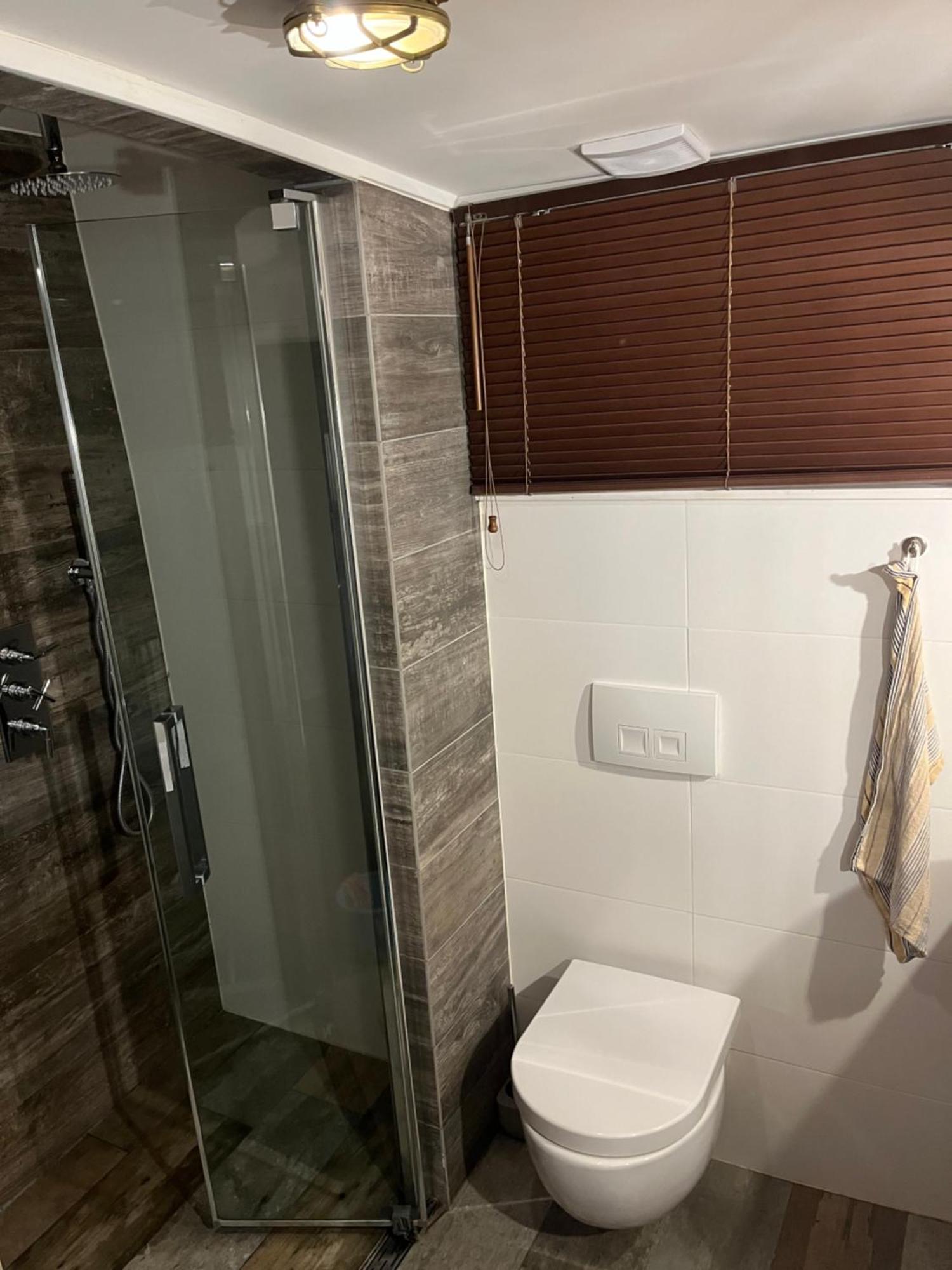 Woonboot Josja Homestay