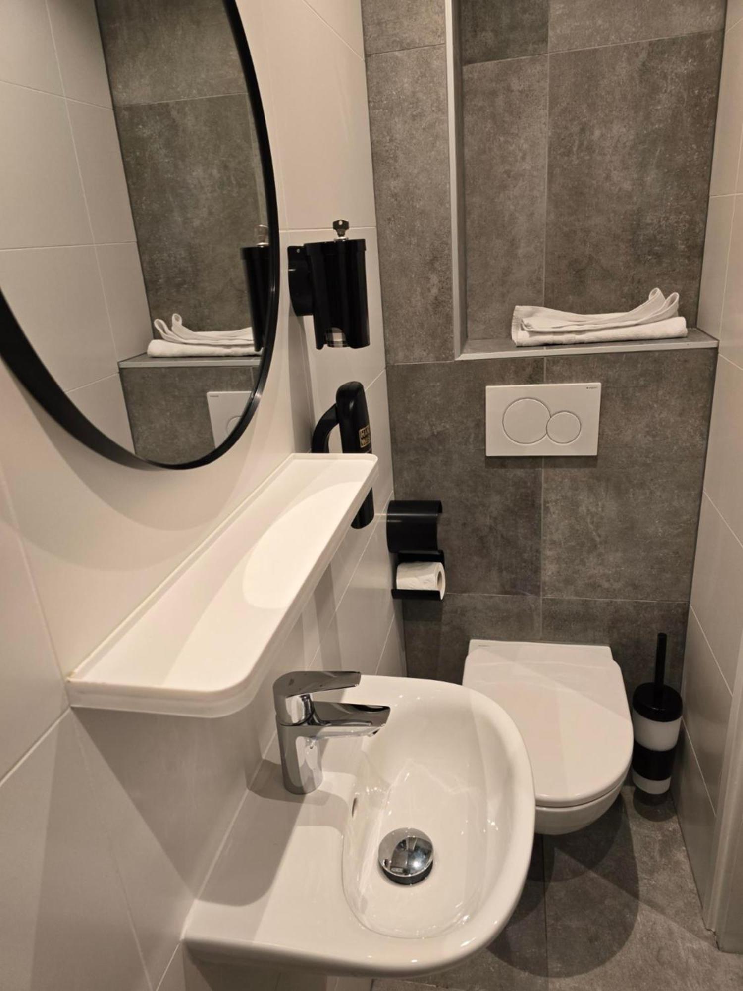 Crown Hotel Amsterdam