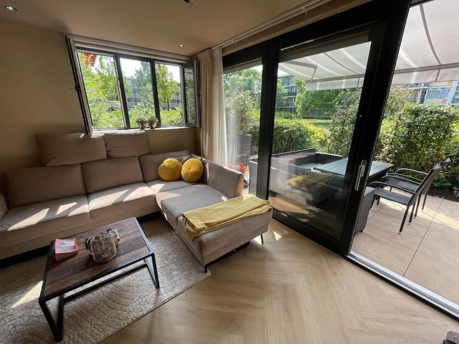 Luxe Bij Zuidas Met Tuin En Buitendouche