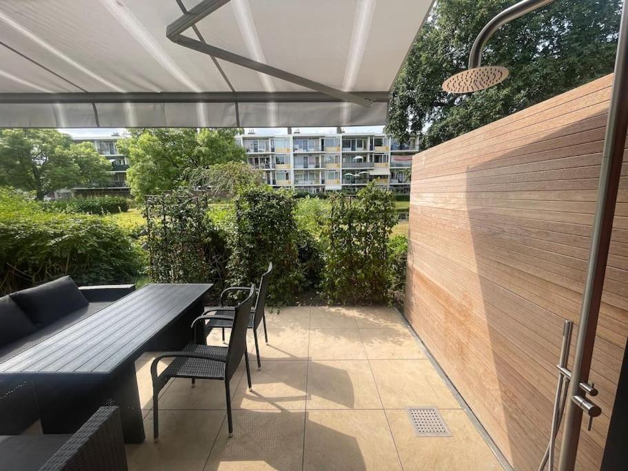 Apartment Luxe Bij Zuidas Met Tuin En Buitendouche *