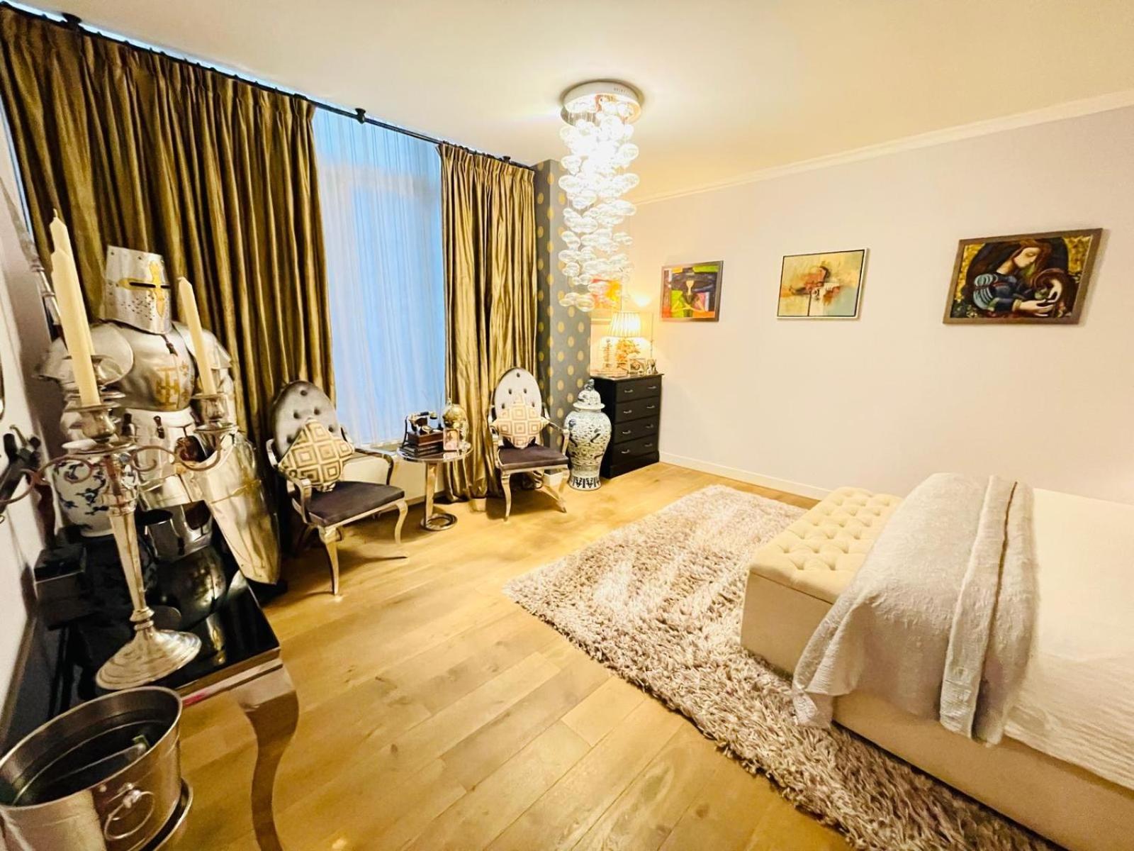 Luxury Center With Canal View 1 Kingsize Bed And 1 Sleeping Sofa *