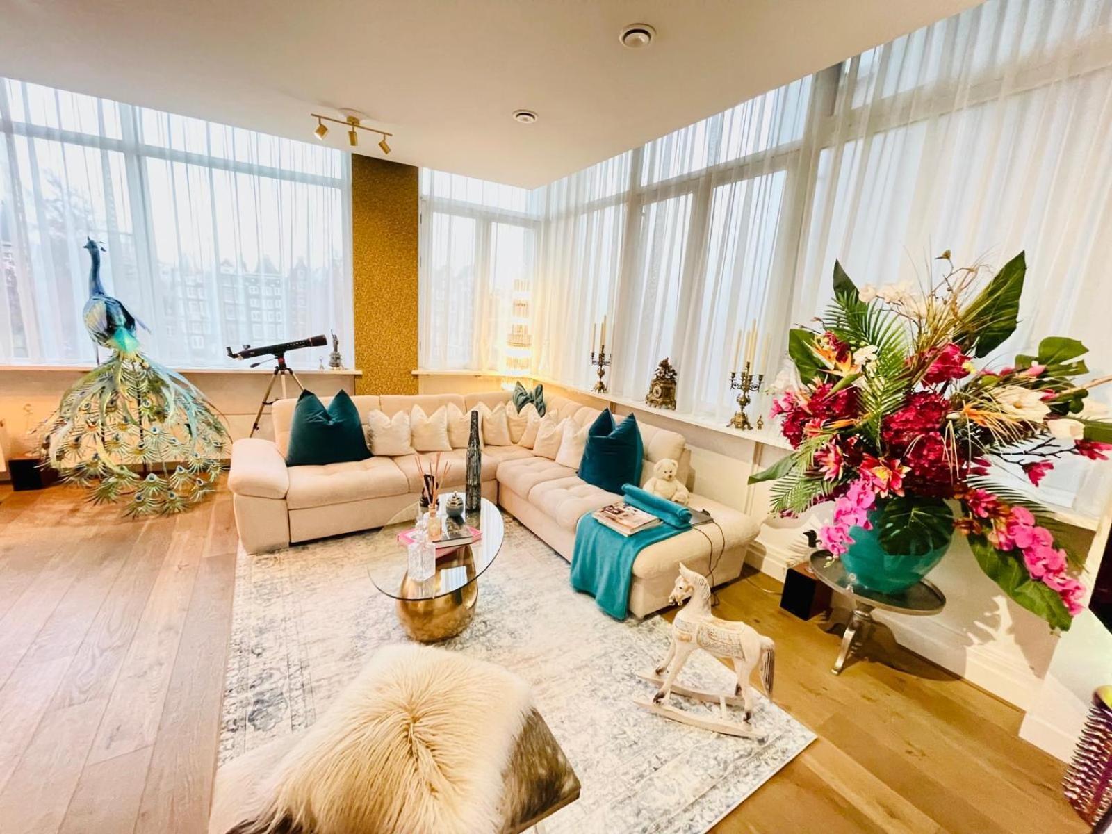 Luxury Center With Canal View 1 Kingsize Bed And 1 Sleeping Sofa Apartment Amsterdam