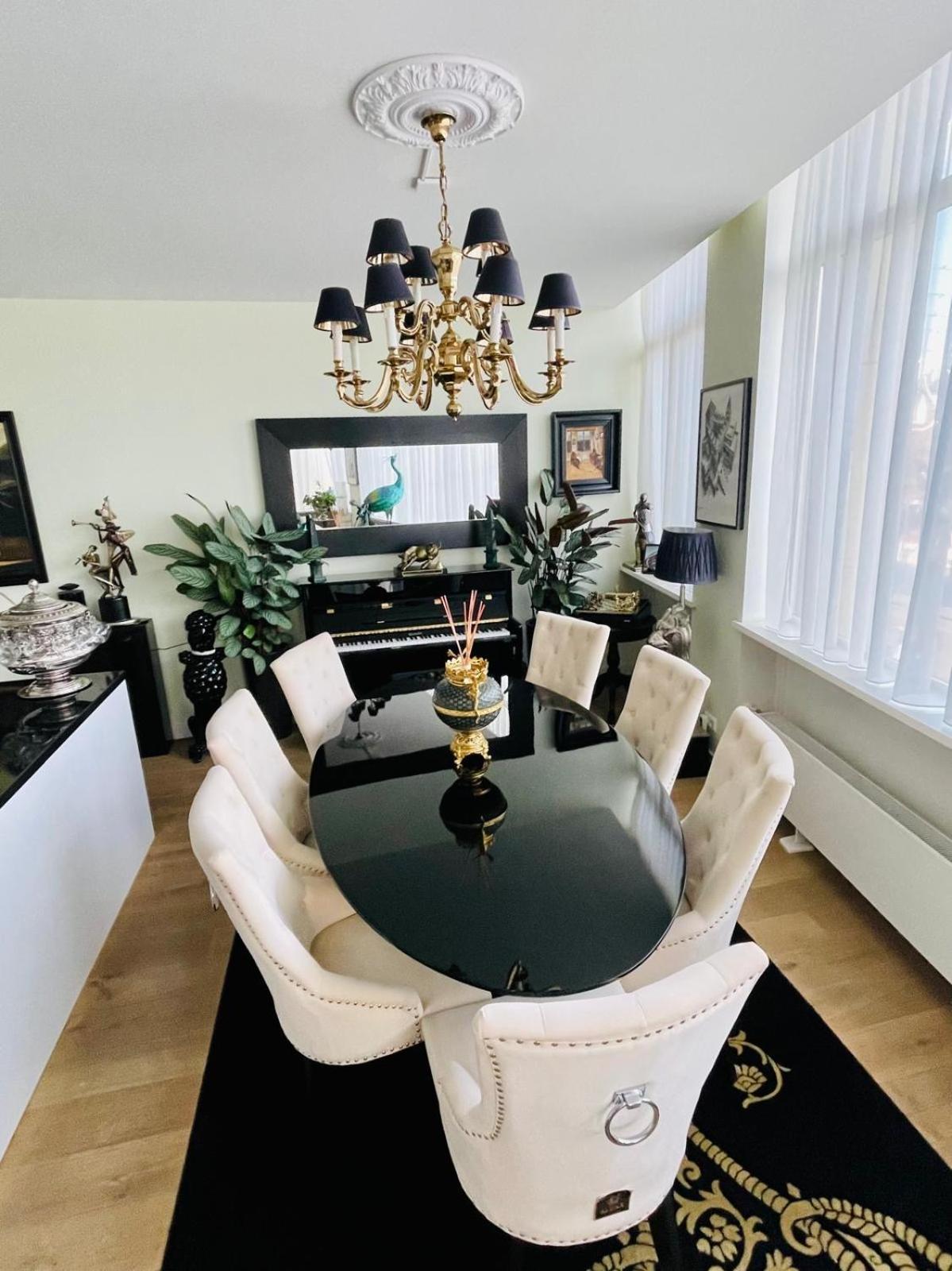 Apartment Luxury Center With Canal View 1 Kingsize Bed And 1 Sleeping Sofa