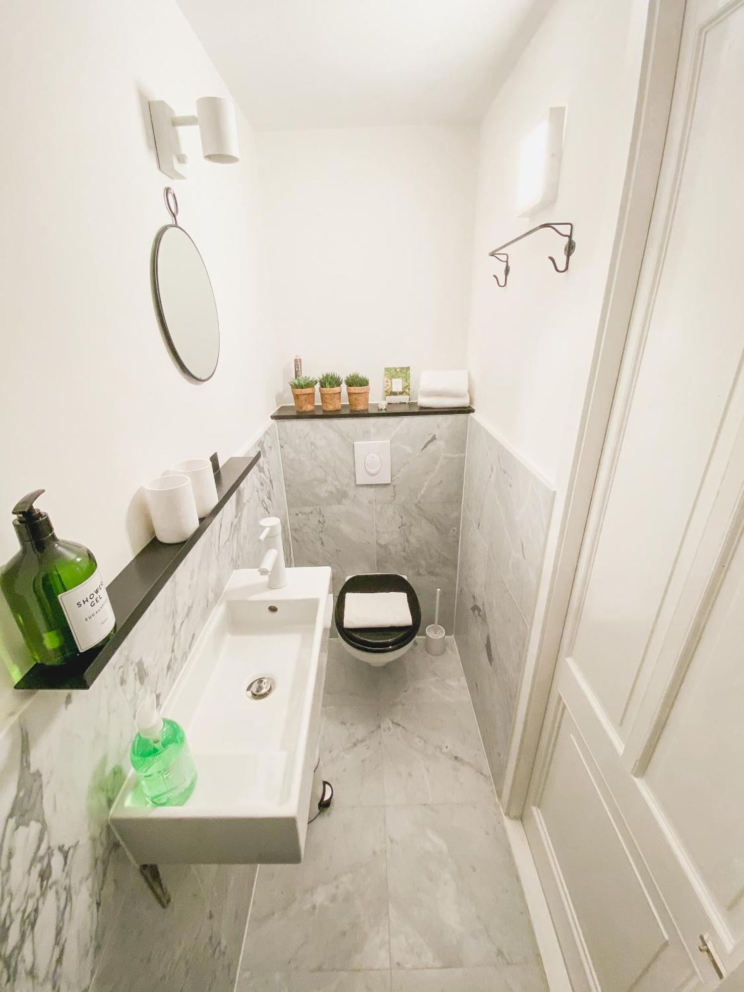 Large En-suite In Historic Canalhouse From 1729