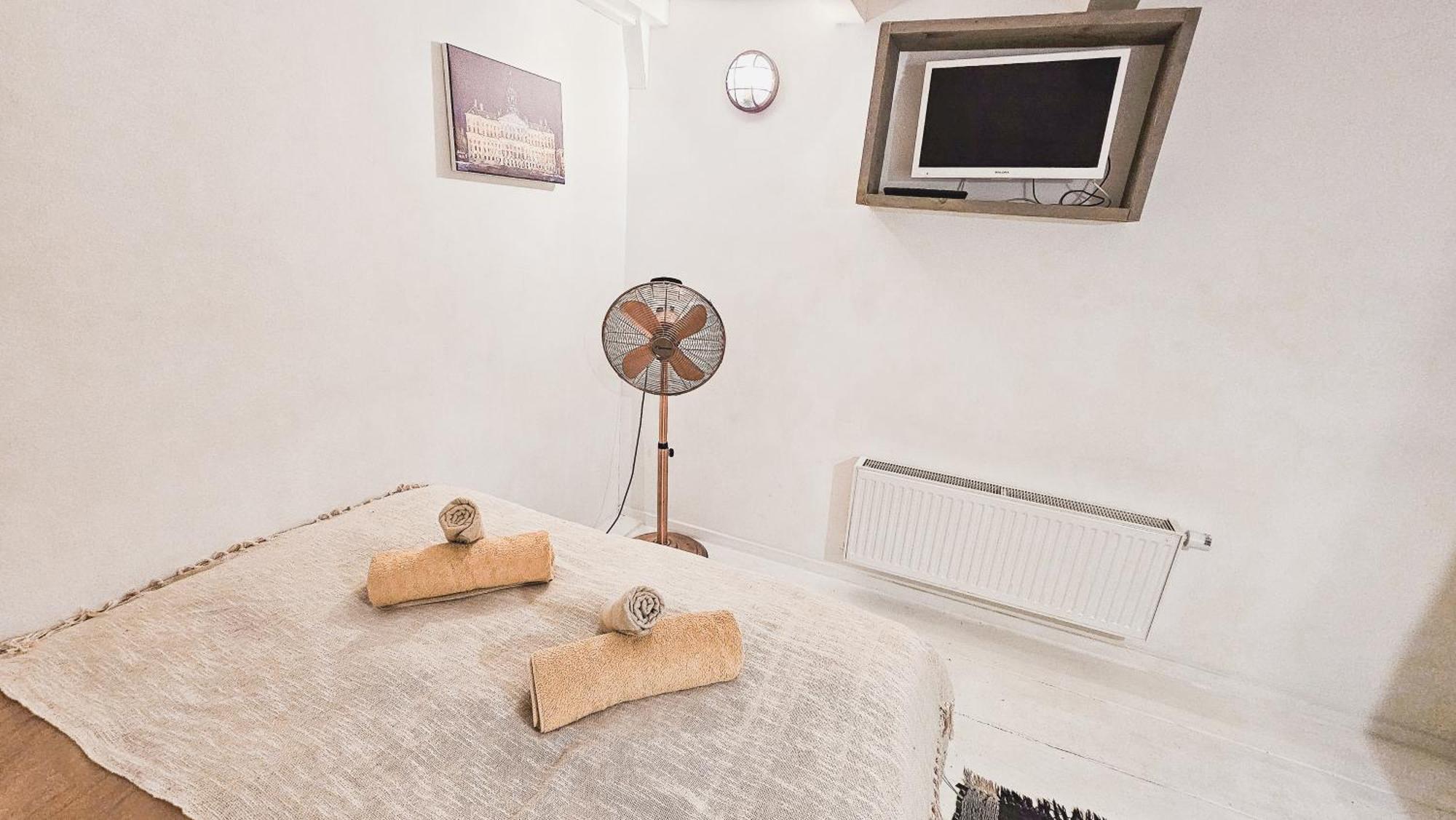 Two Bedroom In Historic Canalhouse From 1618 - Centre Amsterdam