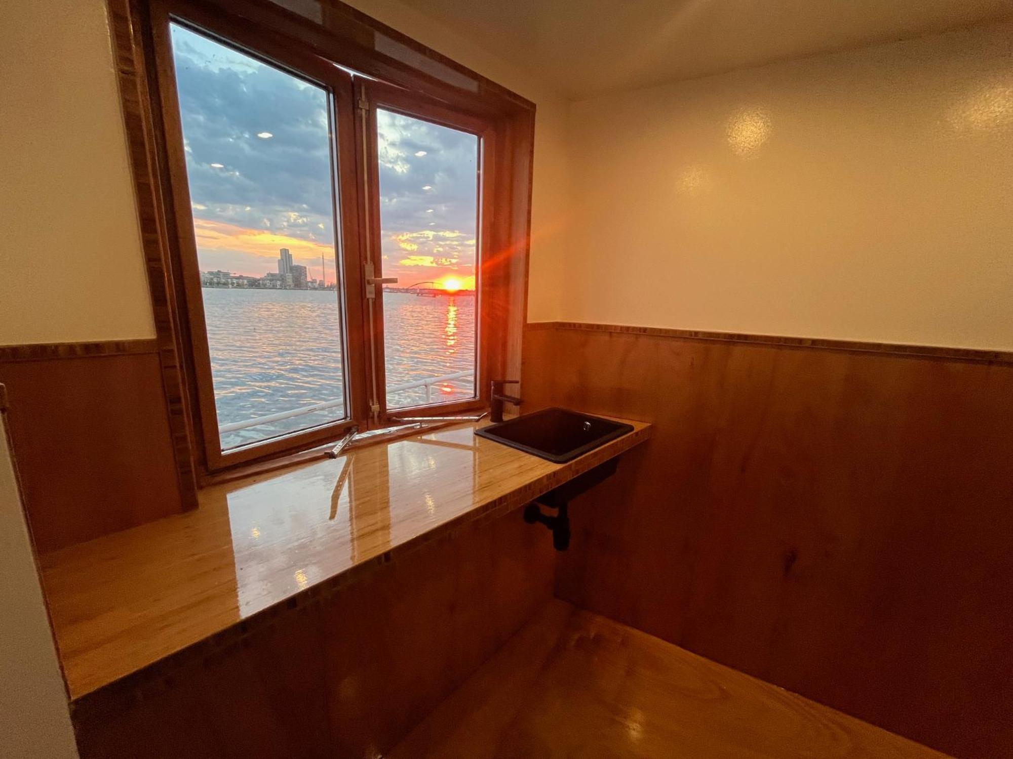 Casey's View House Boat Couette-café Amsterdam