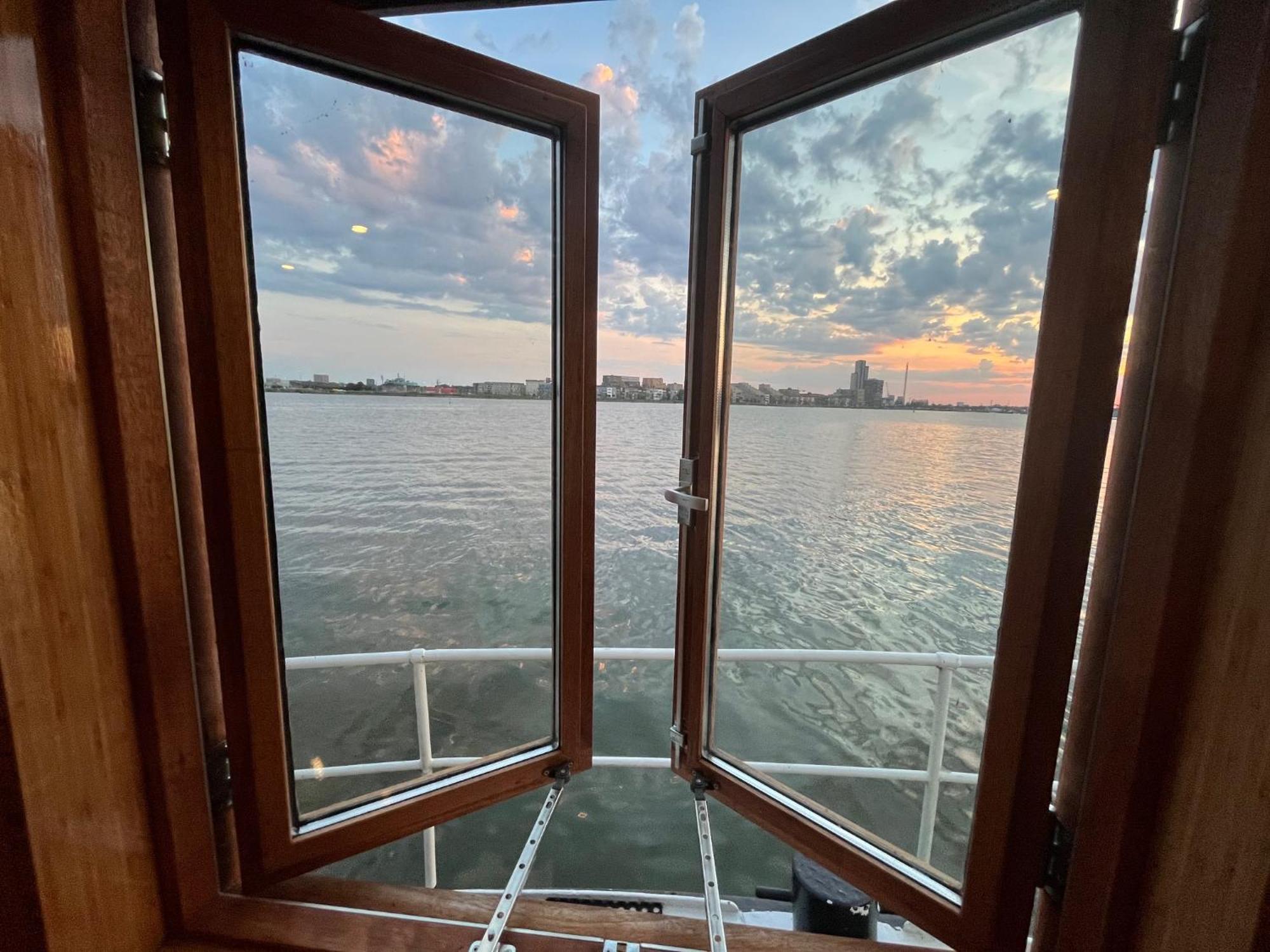 Casey's View House Boat