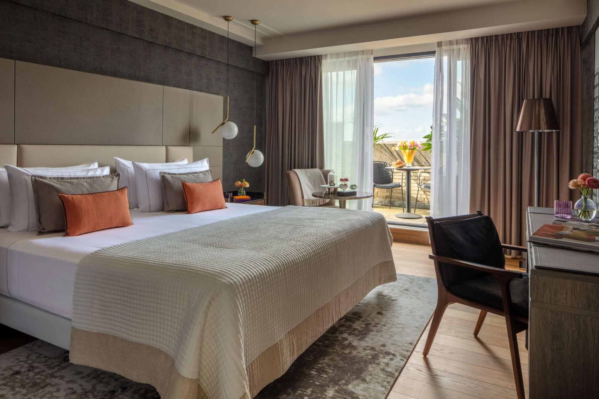 Anantara Grand Krasnapolsky Hotel 5*