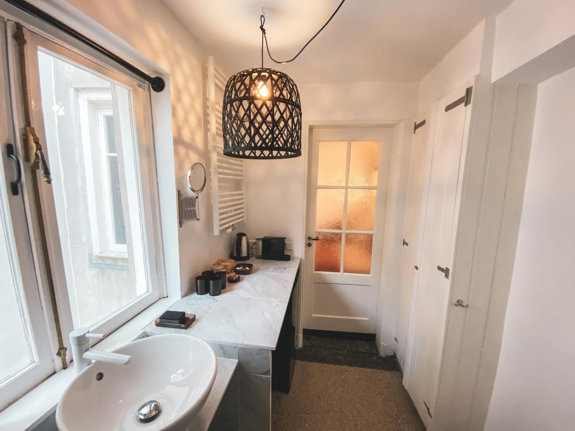 En-suite In Historic Canalhouse From 1729 * Amsterdam