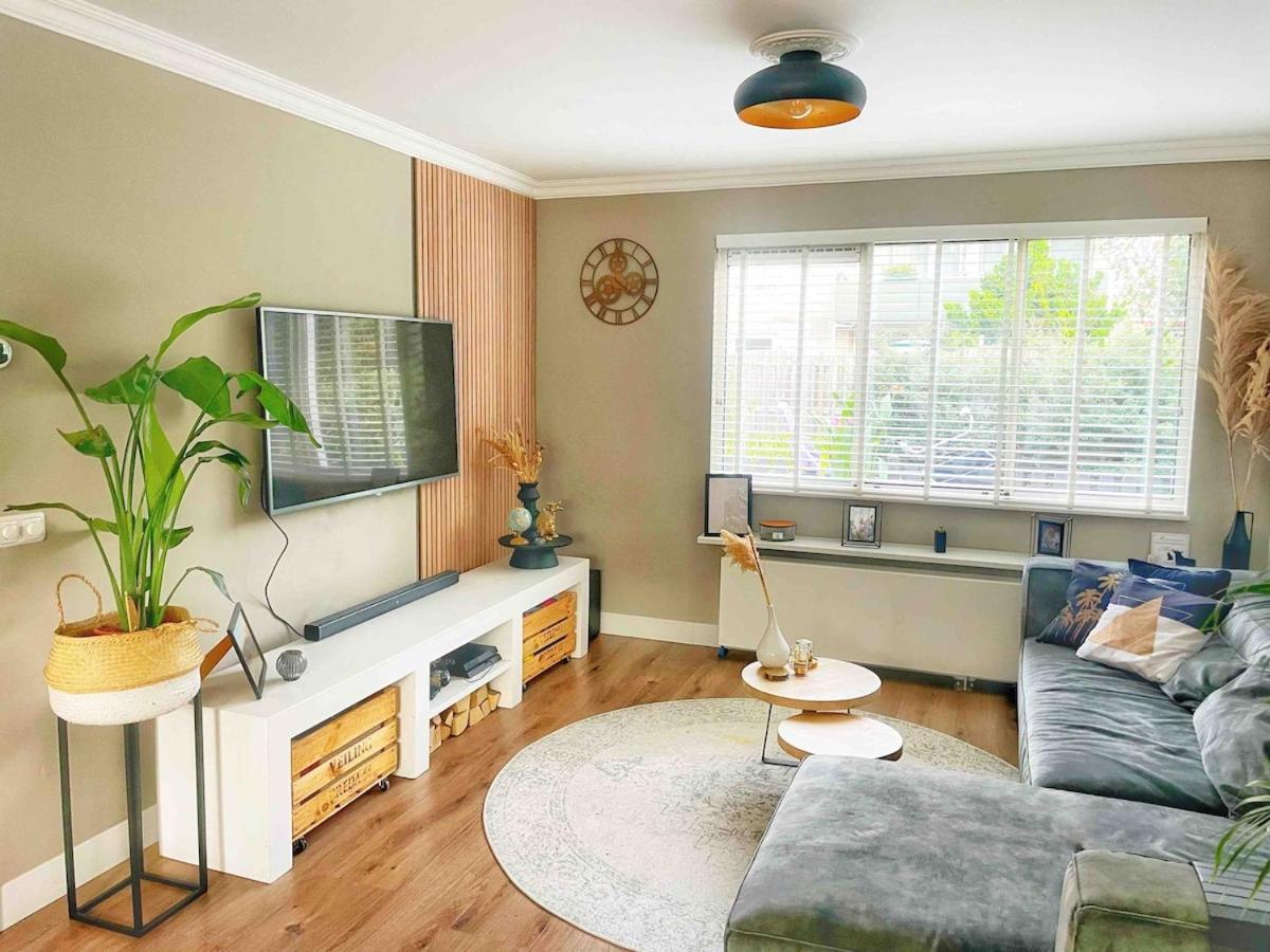 Spacious And Cozy House With Affordable Parking * Amsterdam