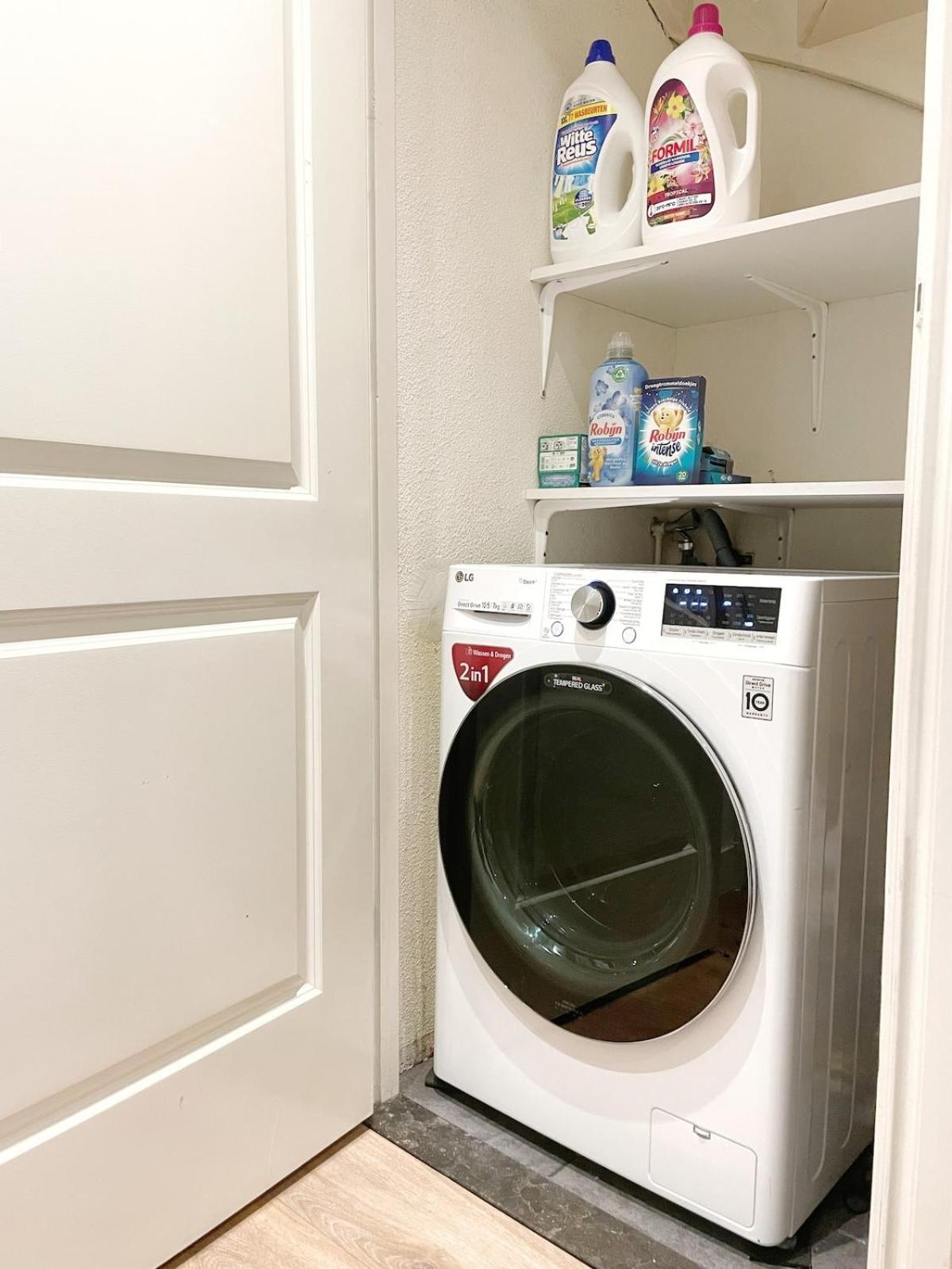 Spacious And Cozy House With Affordable Parking Holiday home *