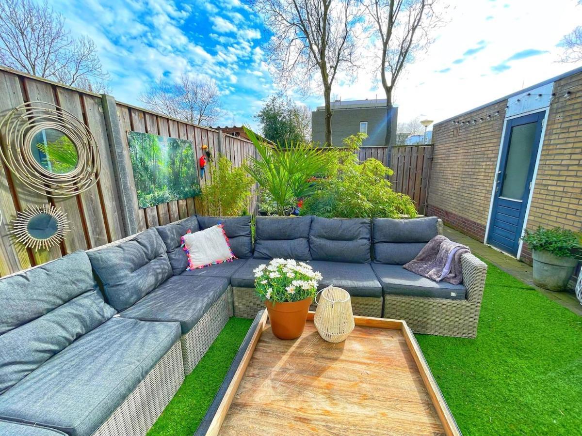 Spacious And Cozy House With Affordable Parking