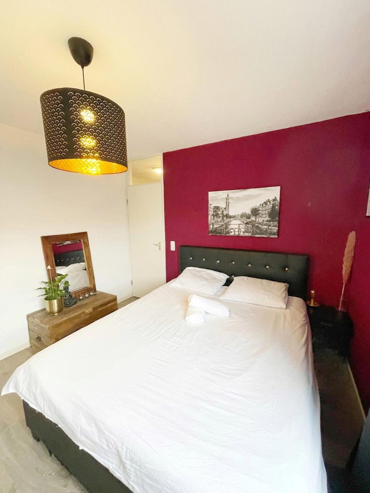 Spacious And Cozy House With Affordable Parking Holiday home *