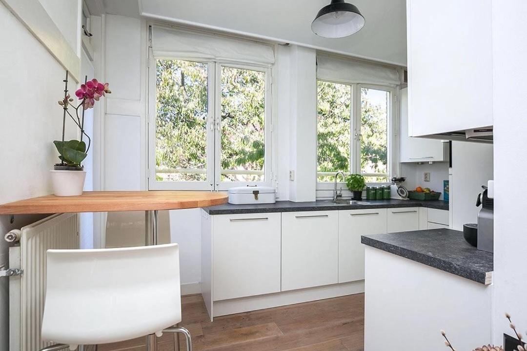 Apartment Beautiful Local In The Heart Of