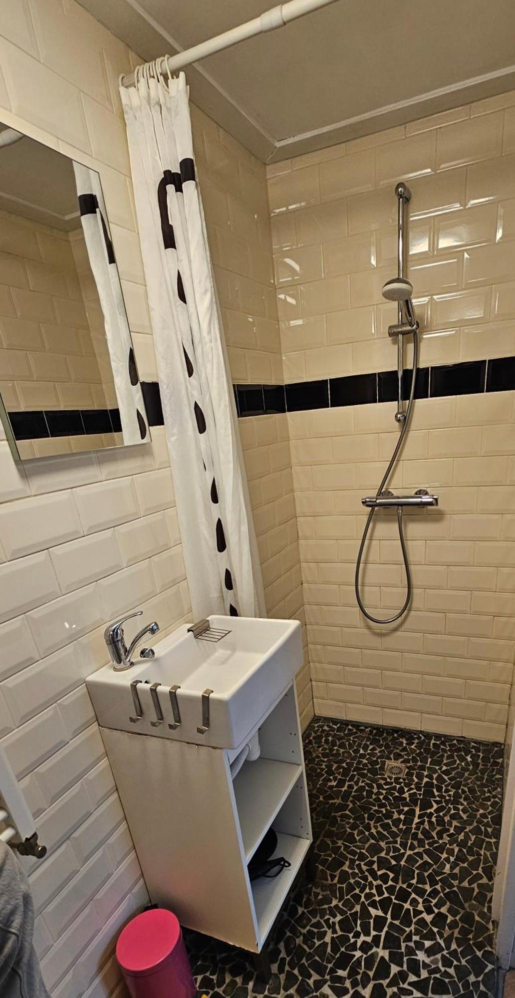 Very In Durgerdam, With Private Garden, Free Parking, Pets Allowed