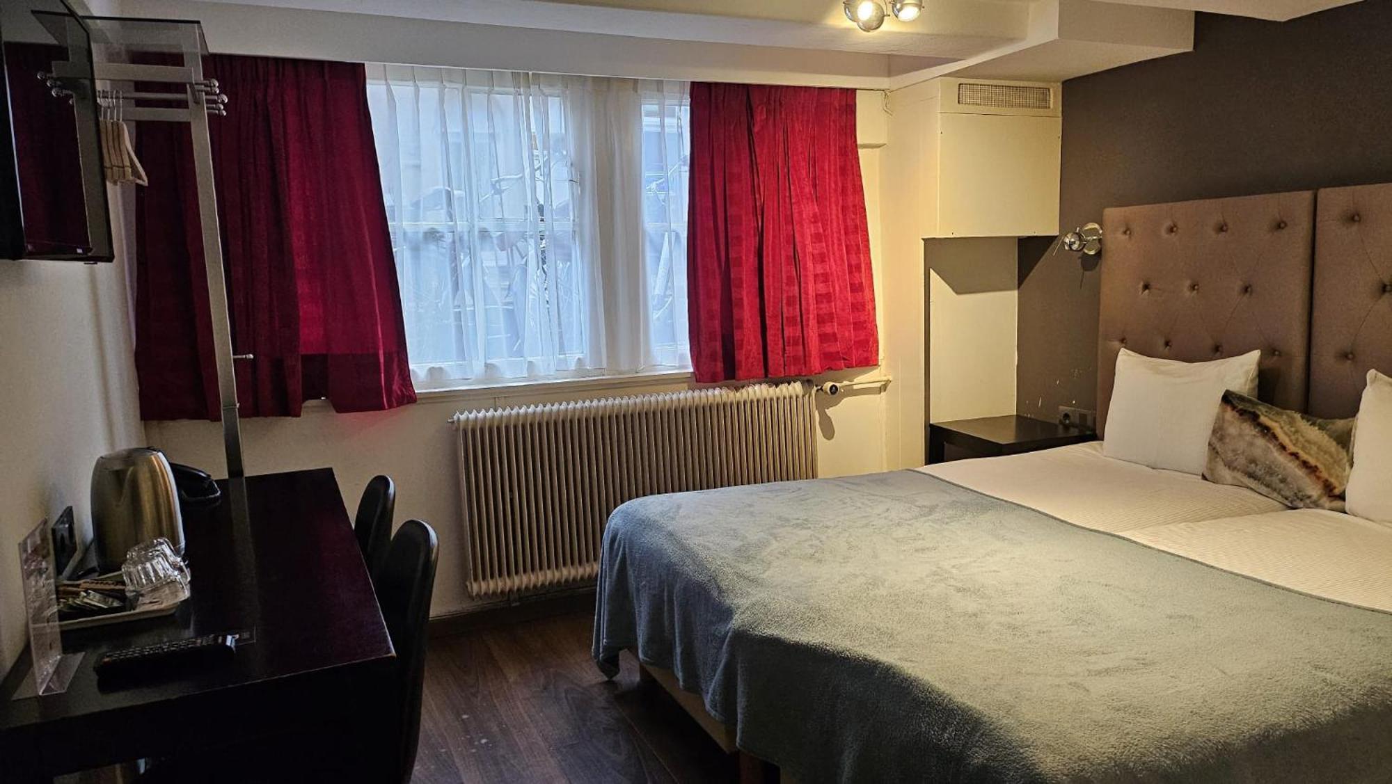 Hotel Quentin Golden Bear 2*