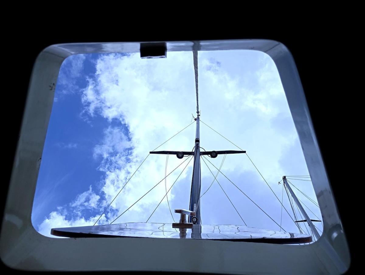 Romantic Sailboat Retreat For 2 * Amsterdam